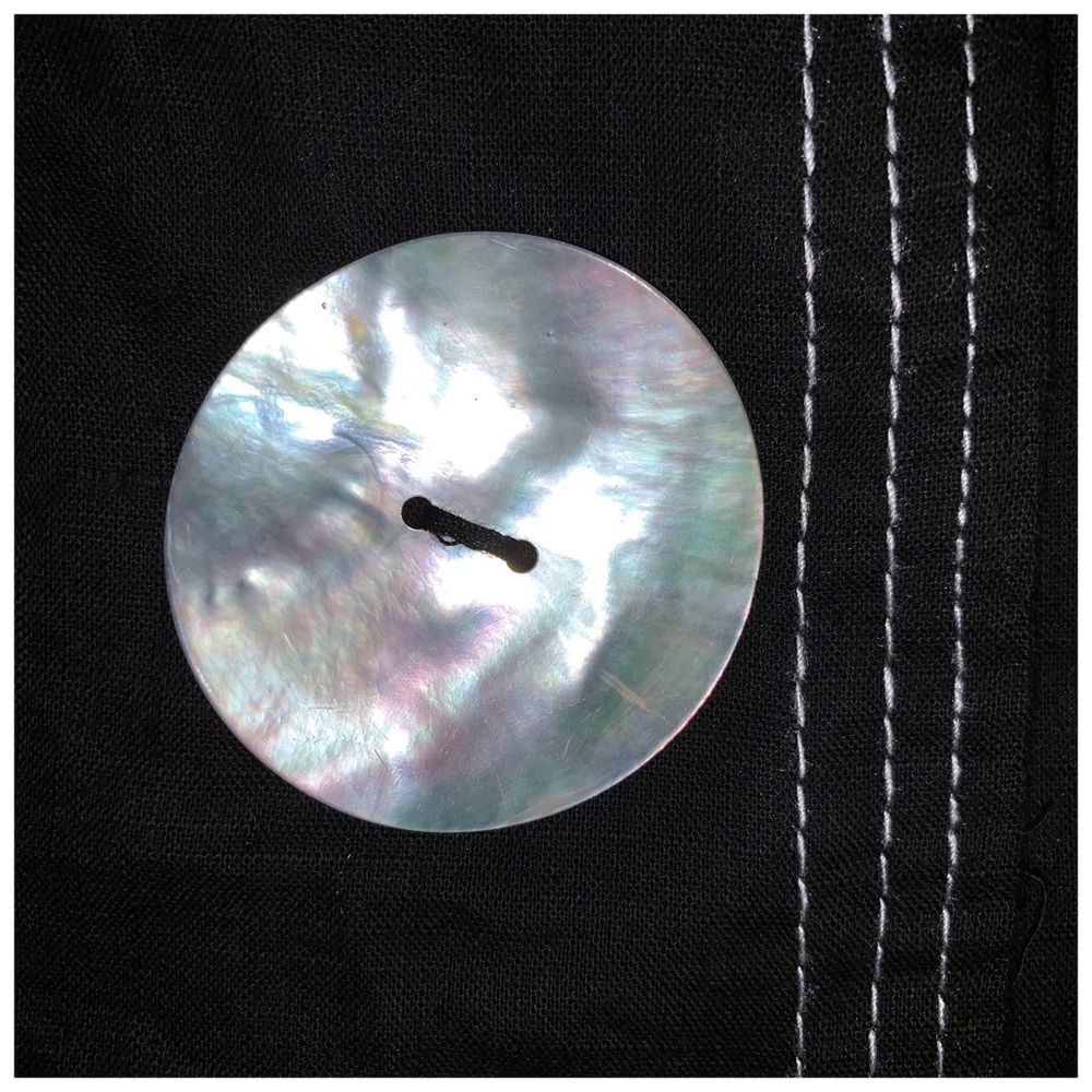 Abalone Large Button Dress - Picture 4 of 4